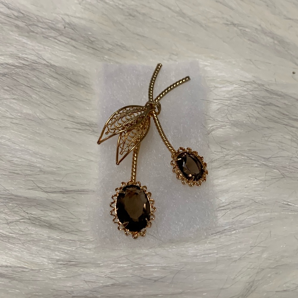 Sunflower brooch